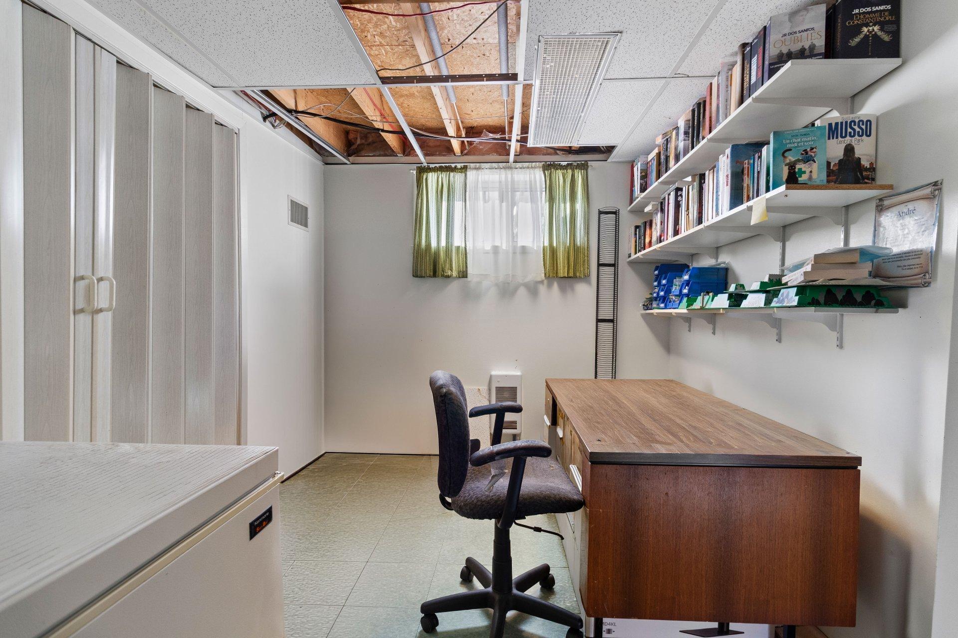 









1381


Boul. Gaétan-Boucher

,
Longueuil (Saint-Hubert),




QC
J3Z1C8

