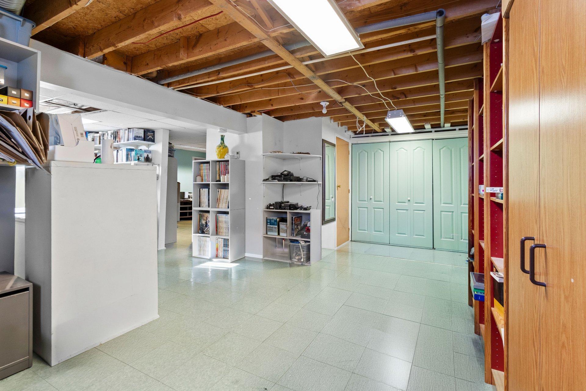 









1381


Boul. Gaétan-Boucher

,
Longueuil (Saint-Hubert),




QC
J3Z1C8

