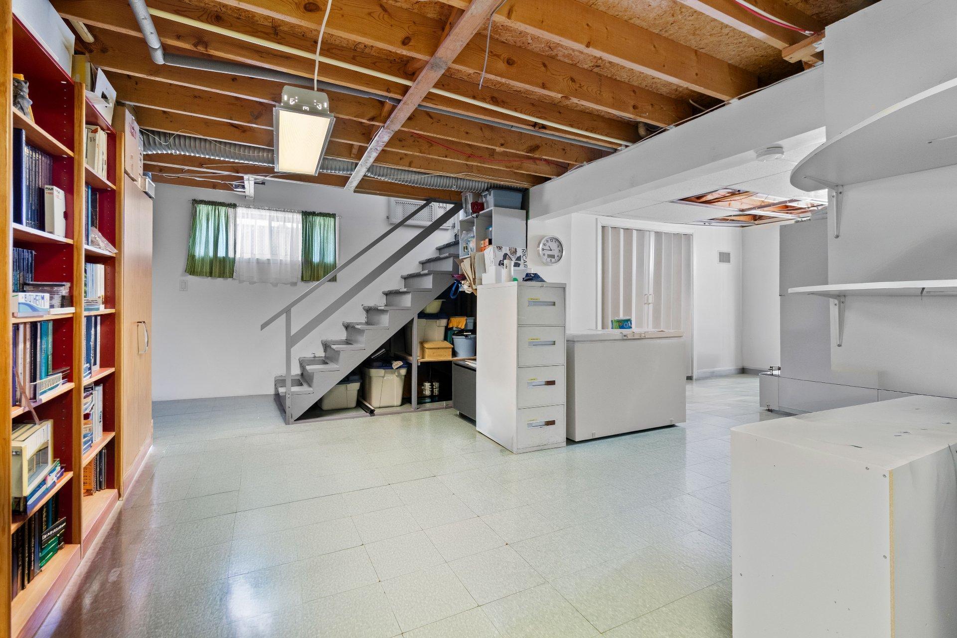 









1381


Boul. Gaétan-Boucher

,
Longueuil (Saint-Hubert),




QC
J3Z1C8

