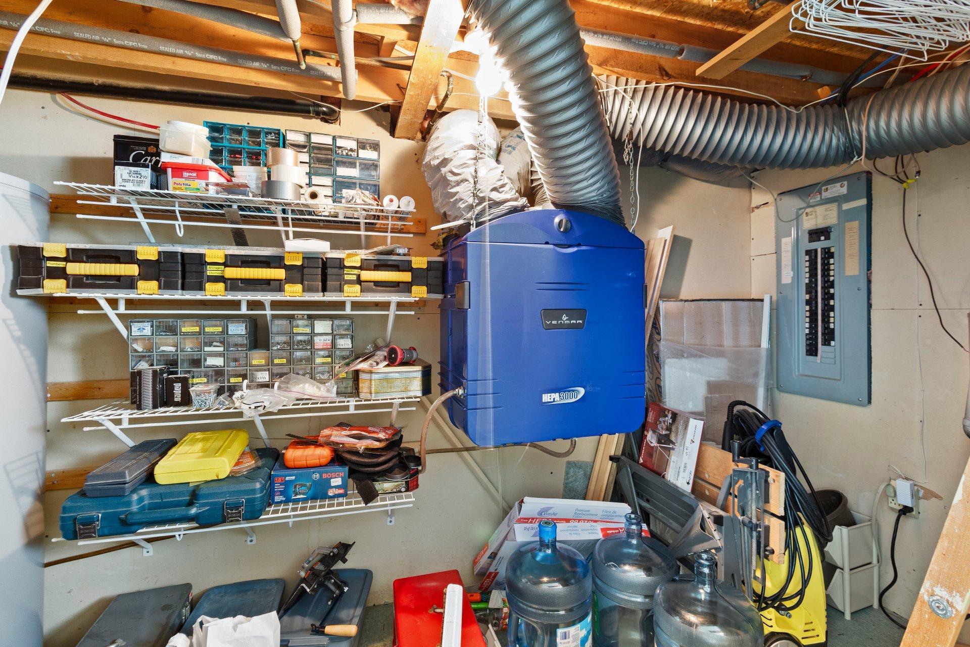 









1381


Boul. Gaétan-Boucher

,
Longueuil (Saint-Hubert),




QC
J3Z1C8

