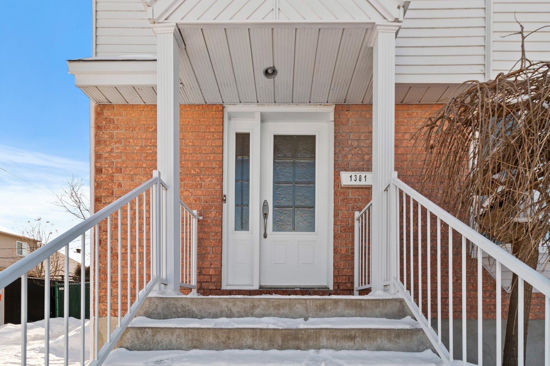 









1381


Boul. Gaétan-Boucher

,
Longueuil (Saint-Hubert),




QC
J3Z1C8

