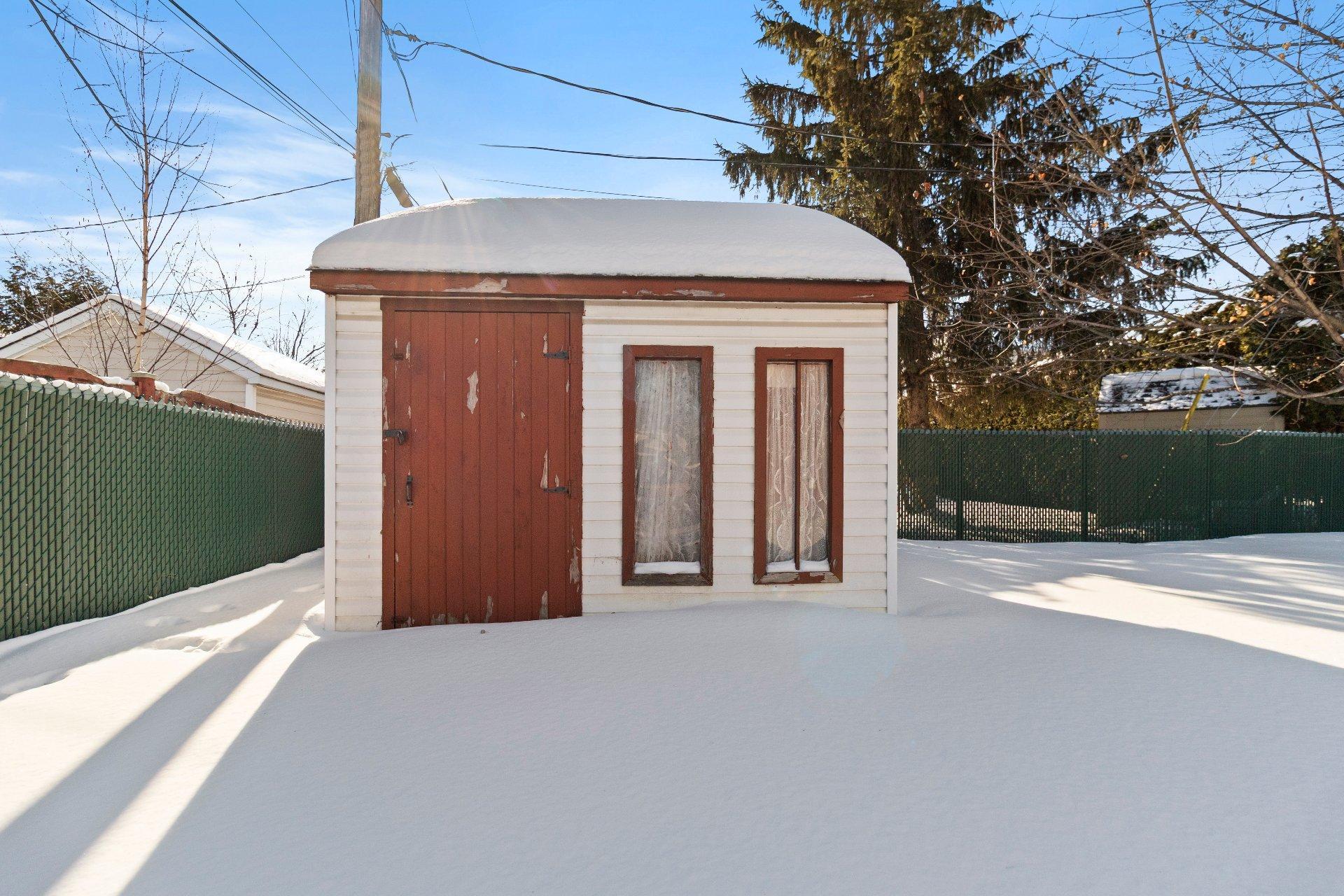 









1381


Boul. Gaétan-Boucher

,
Longueuil (Saint-Hubert),




QC
J3Z1C8

