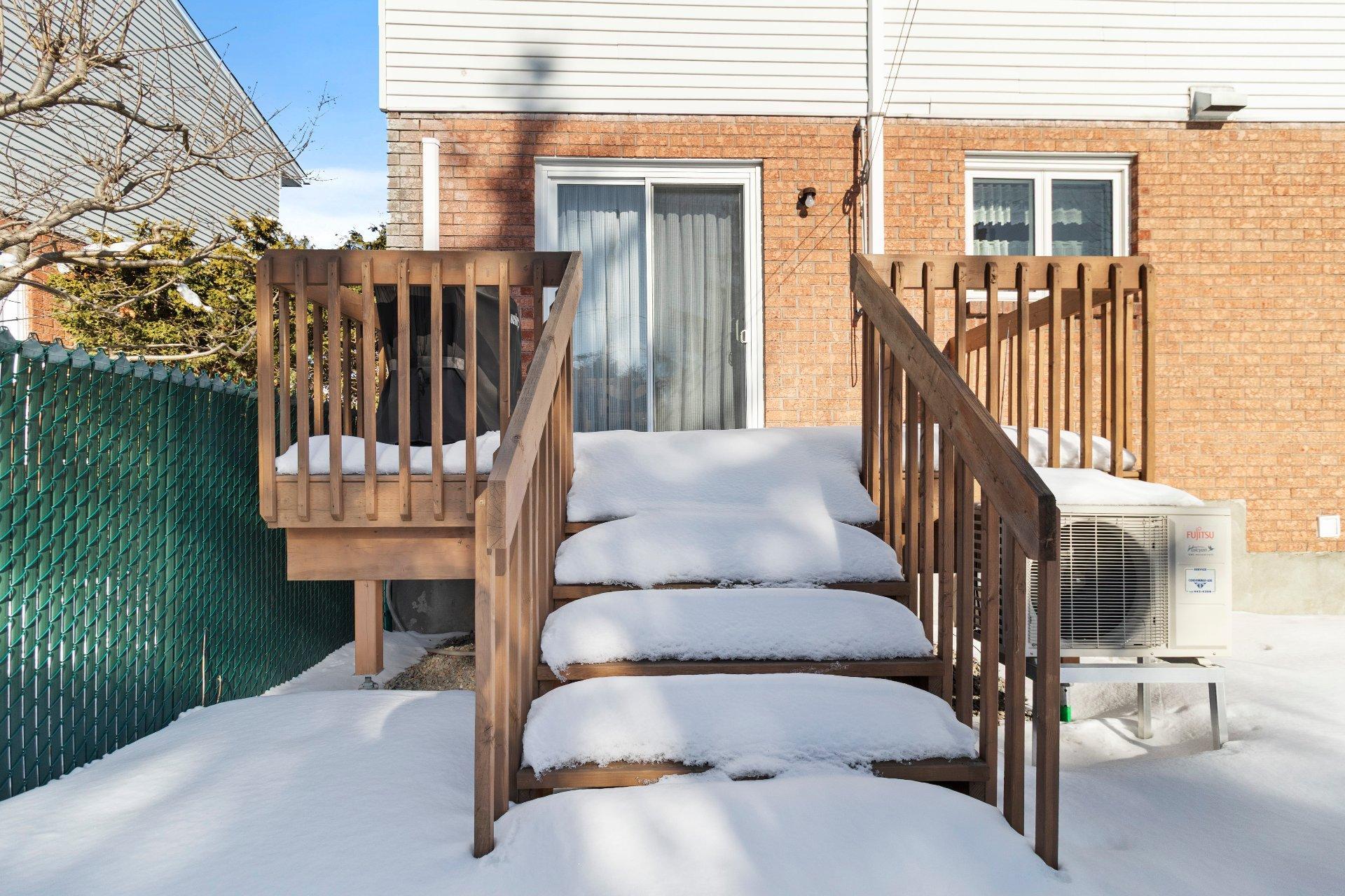 









1381


Boul. Gaétan-Boucher

,
Longueuil (Saint-Hubert),




QC
J3Z1C8

