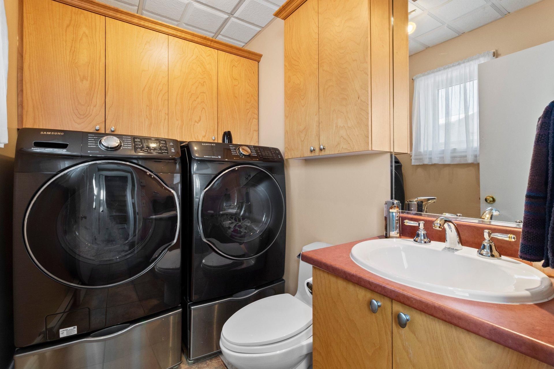 









1381


Boul. Gaétan-Boucher

,
Longueuil (Saint-Hubert),




QC
J3Z1C8

