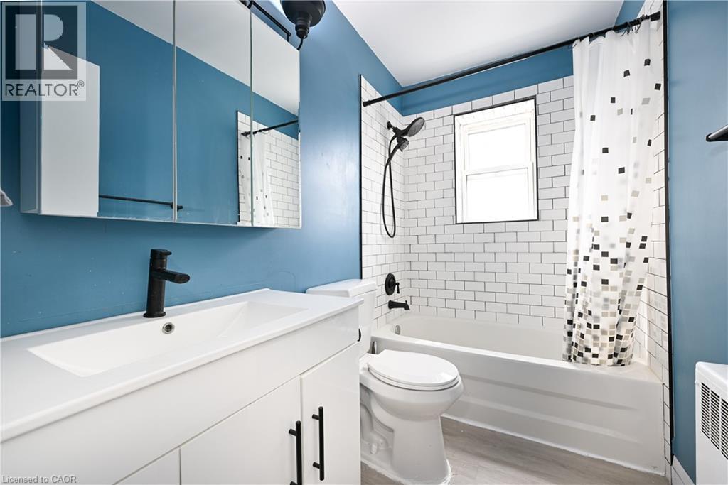 












2418 NEW Street Unit# 11

,
Burlington,




Ontario
L7R1J6

