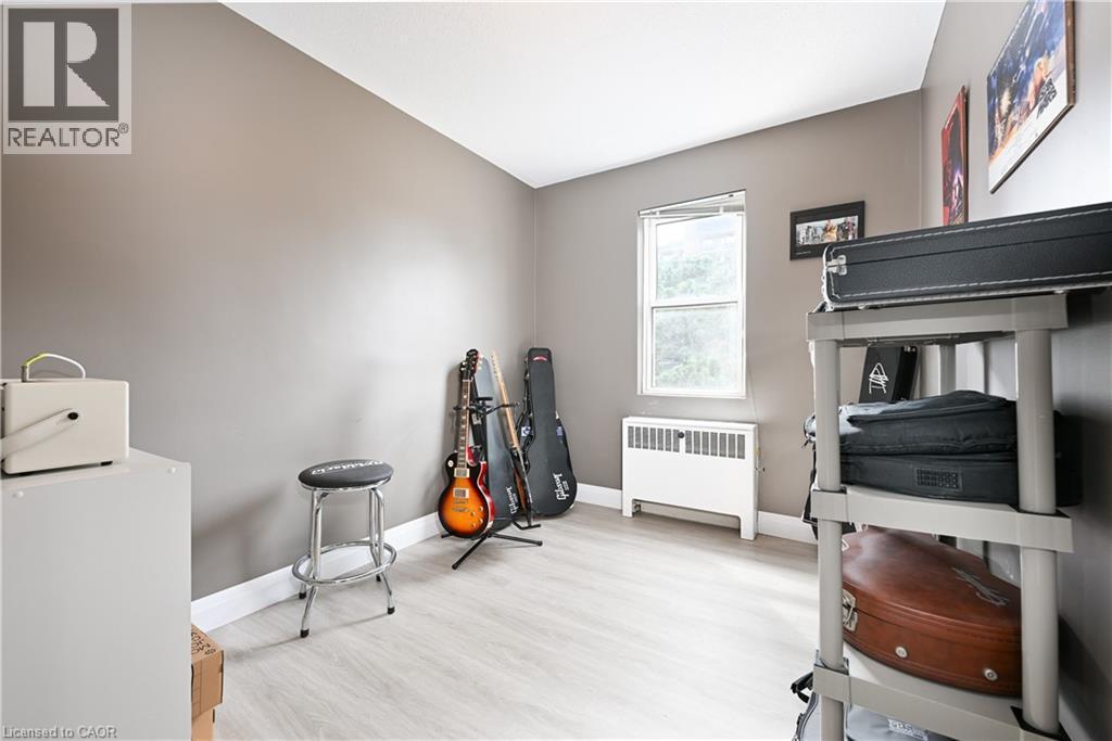 












2418 NEW Street Unit# 11

,
Burlington,




Ontario
L7R1J6

