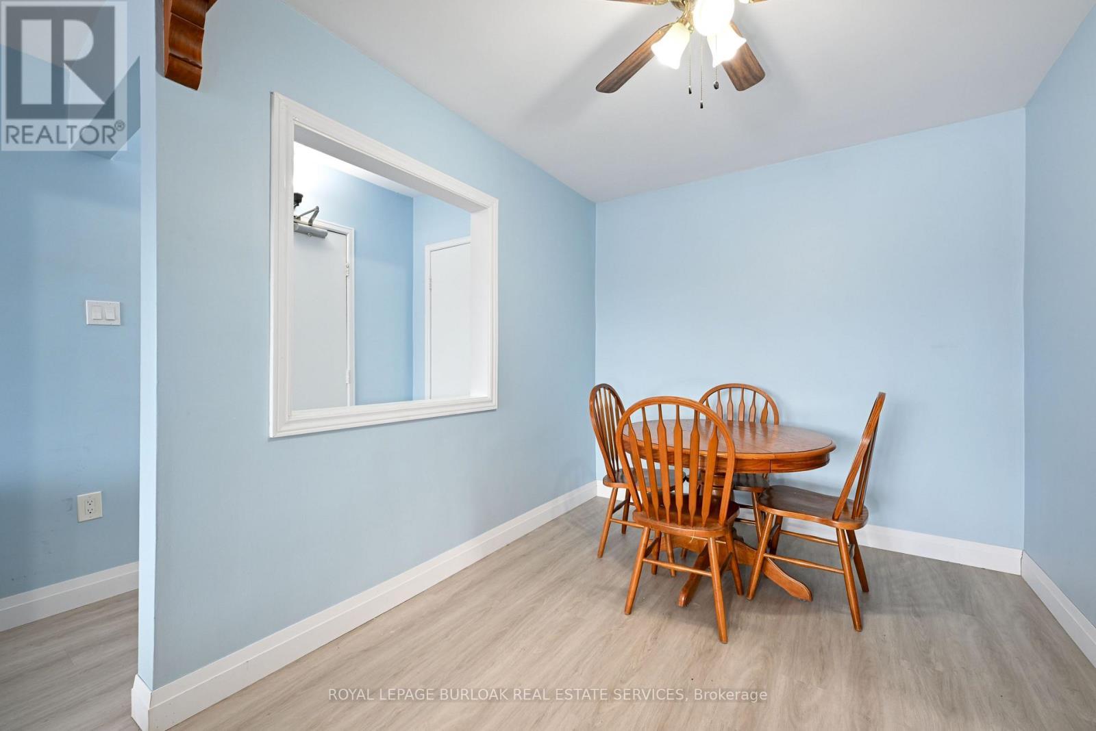 












11 - 2418 NEW STREET

,
Burlington,




Ontario
L7R1J6

