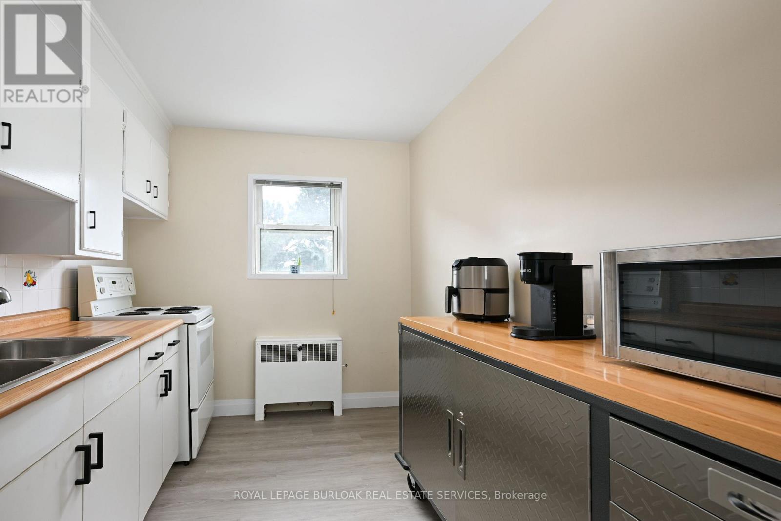 












11 - 2418 NEW STREET

,
Burlington,




Ontario
L7R1J6

