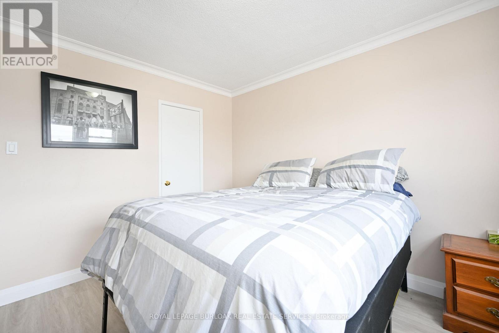 












11 - 2418 NEW STREET

,
Burlington,




Ontario
L7R1J6

