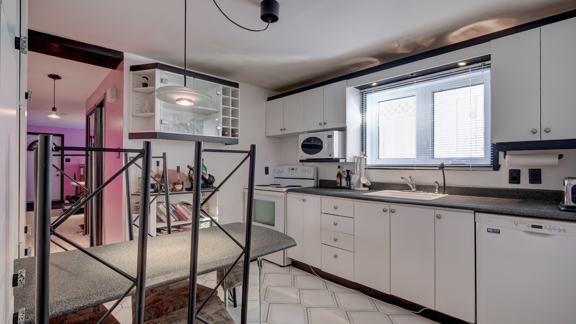 









6940

 - 6946


Place d'Antioche

,
Montréal (Anjou),




QC
H1M1X1

