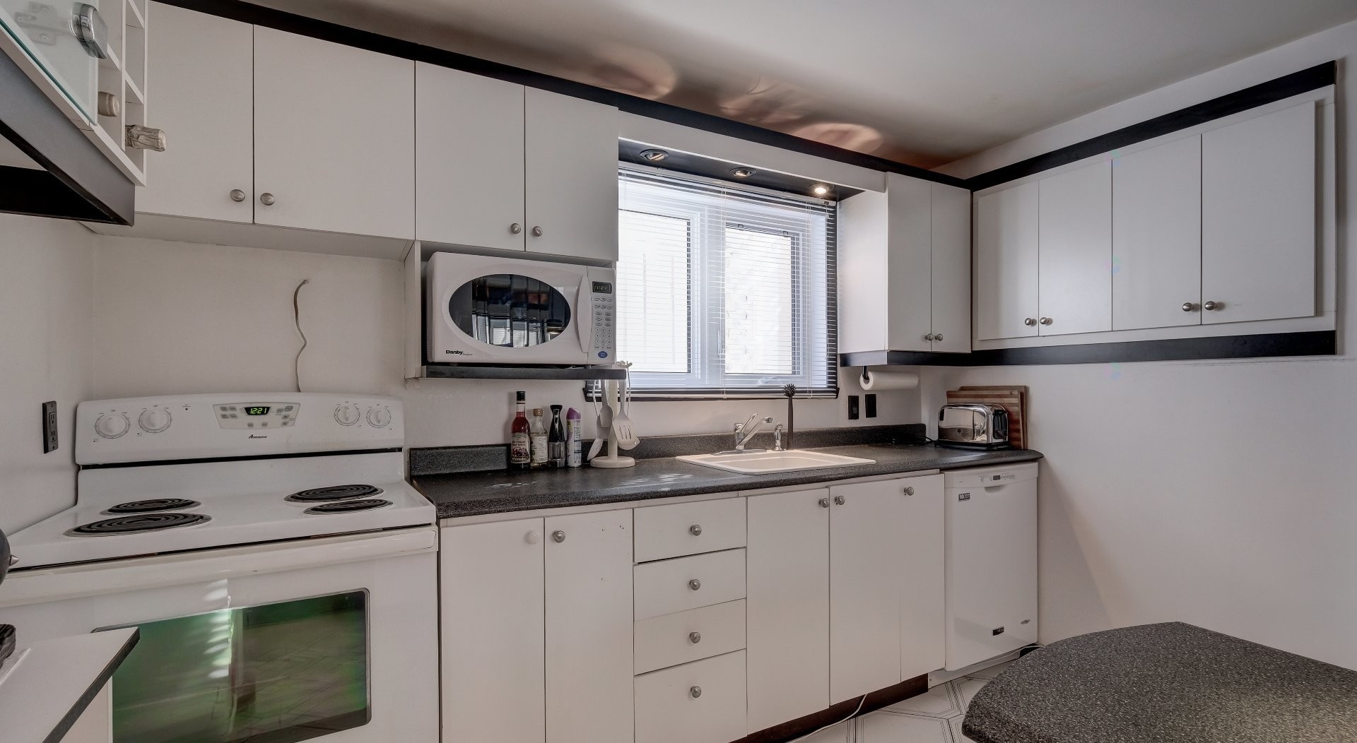 









6940

 - 6946


Place d'Antioche

,
Montréal (Anjou),




QC
H1M1X1

