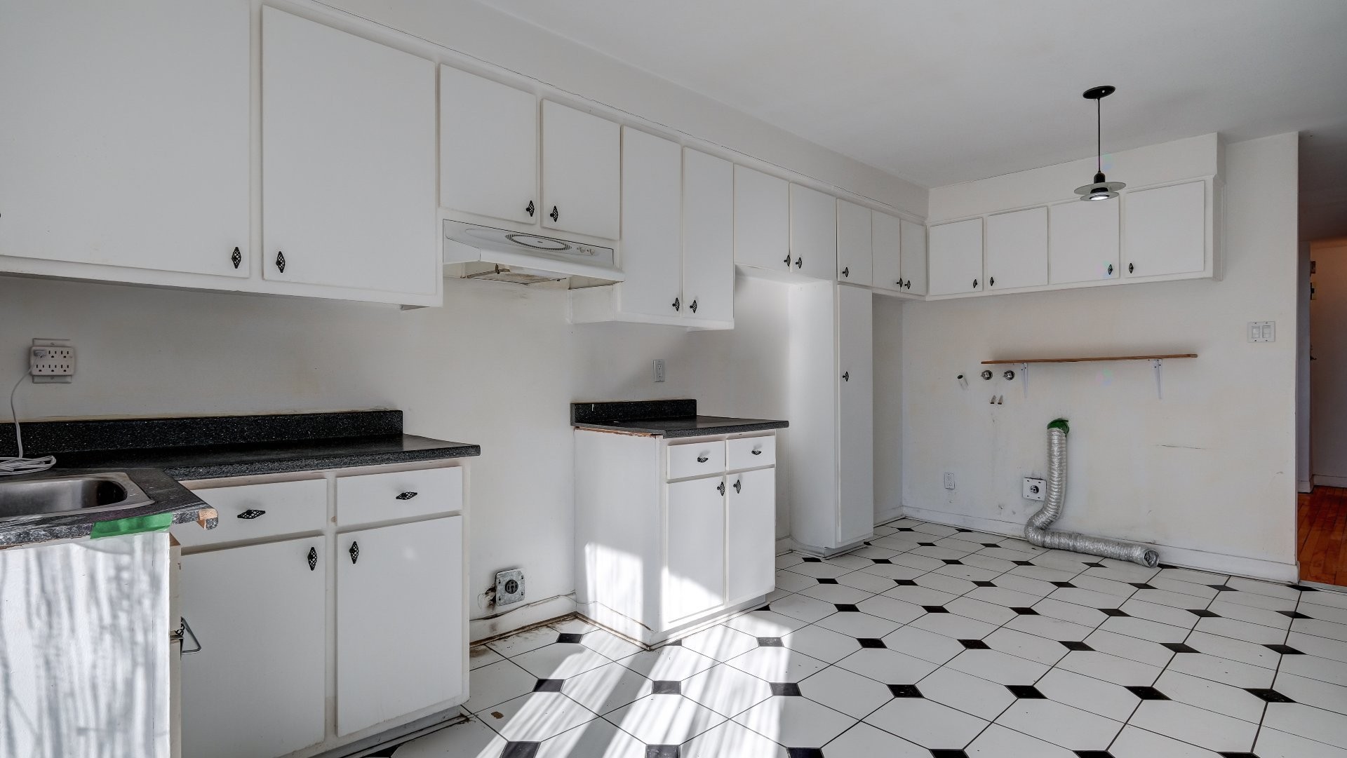 









6940

 - 6946


Place d'Antioche

,
Montréal (Anjou),




QC
H1M1X1

