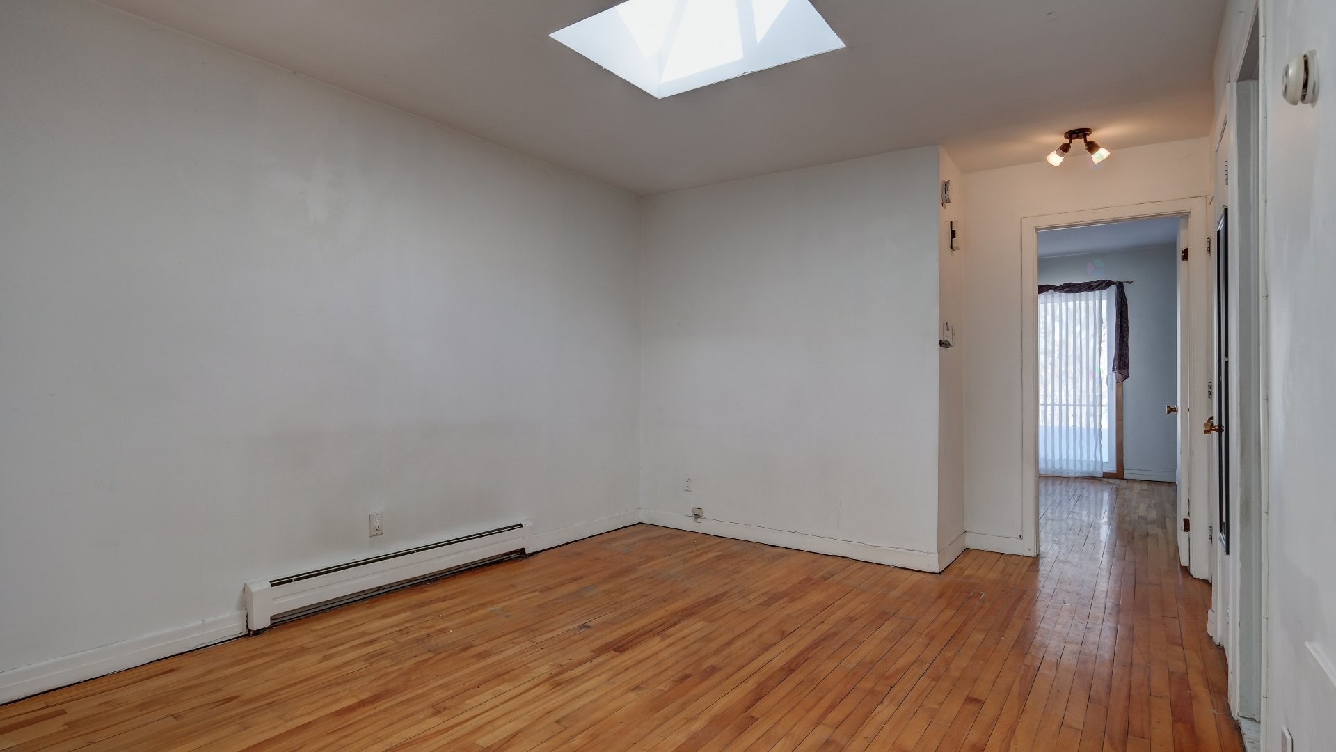 









6940

 - 6946


Place d'Antioche

,
Montréal (Anjou),




QC
H1M1X1

