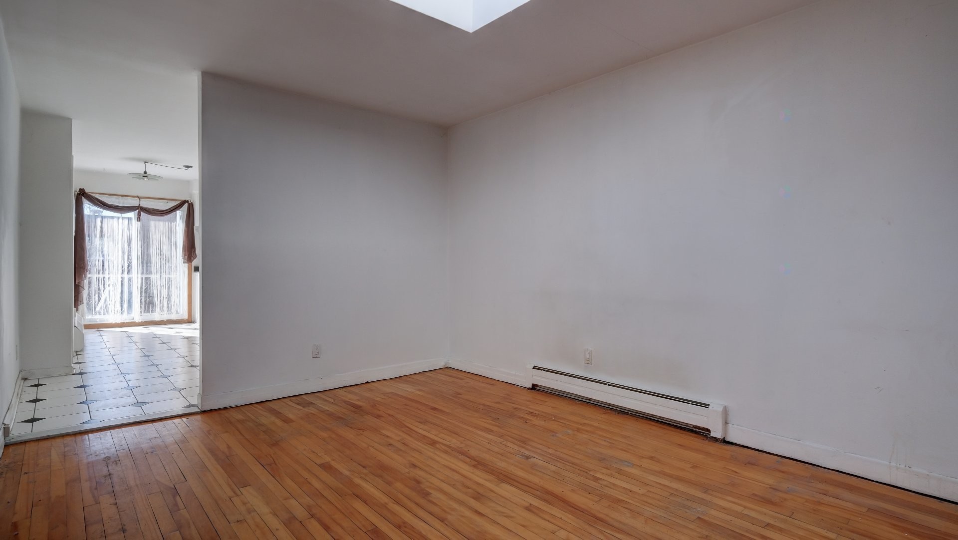 









6940

 - 6946


Place d'Antioche

,
Montréal (Anjou),




QC
H1M1X1

