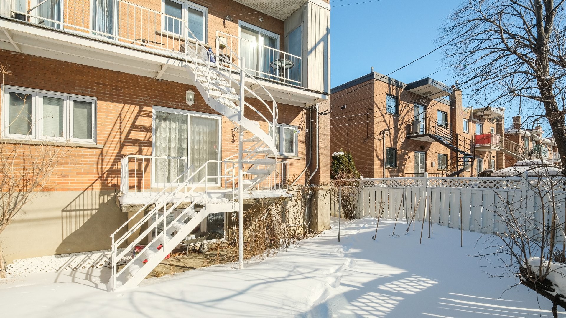 









6940

 - 6946


Place d'Antioche

,
Montréal (Anjou),




QC
H1M1X1

