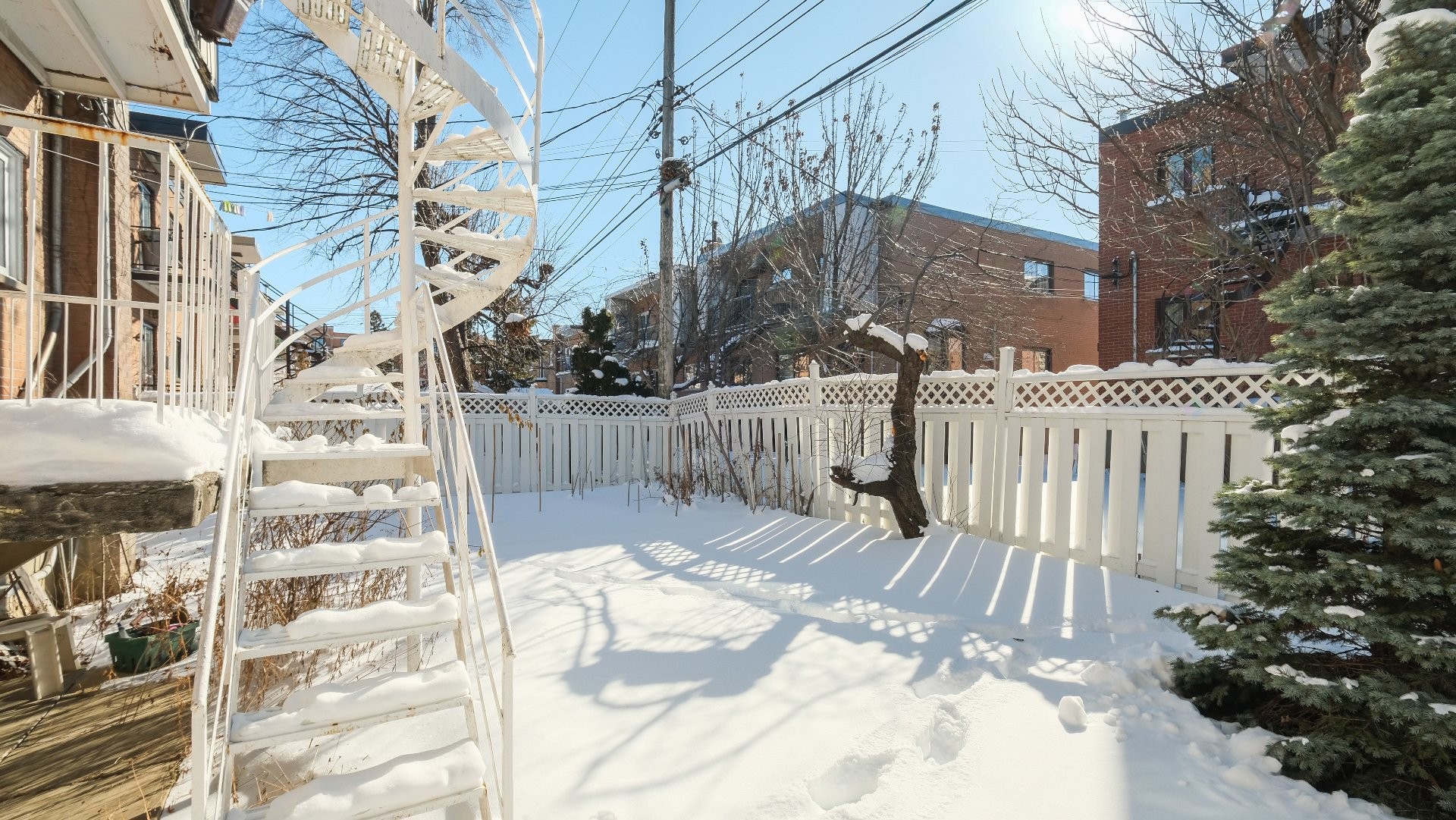 









6940

 - 6946


Place d'Antioche

,
Montréal (Anjou),




QC
H1M1X1

