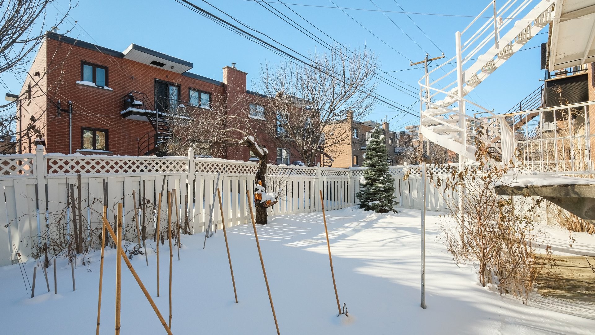 









6940

 - 6946


Place d'Antioche

,
Montréal (Anjou),




QC
H1M1X1

