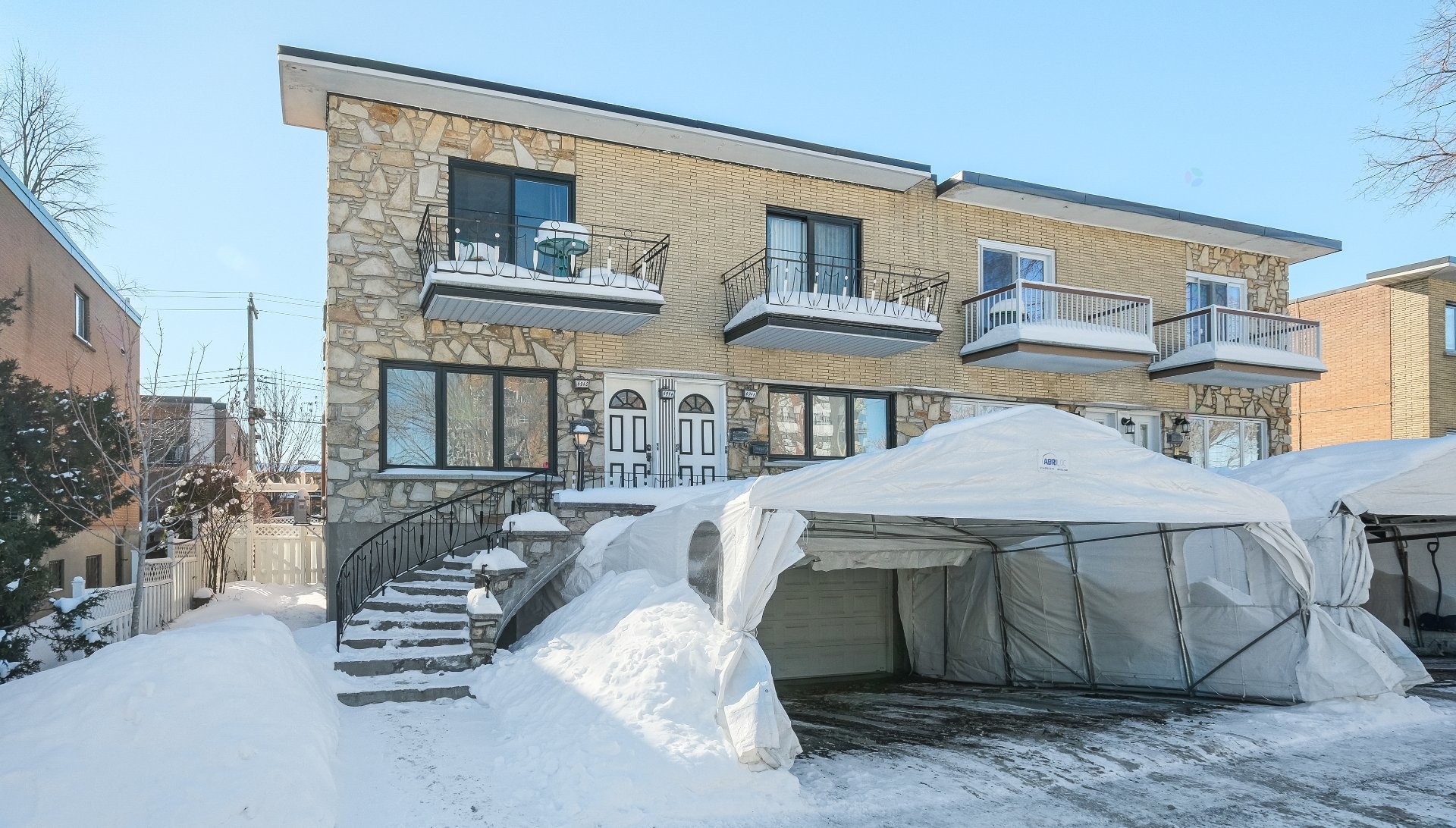 









6940

 - 6946


Place d'Antioche

,
Montréal (Anjou),




QC
H1M1X1

