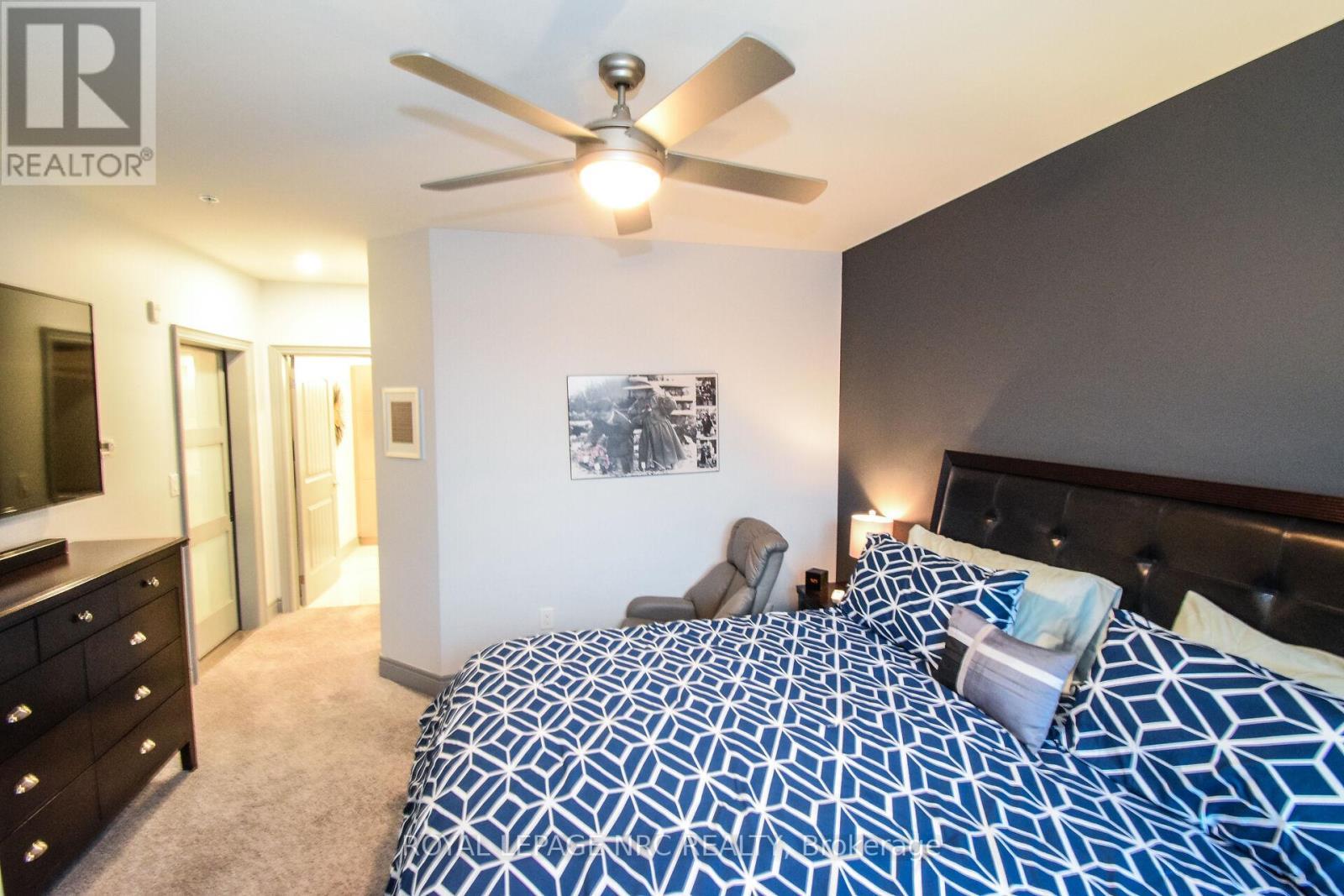 












305 - 379 SCOTT STREET

,
St. Catharines (Vine/Linwell),




Ontario
L2M3W2

