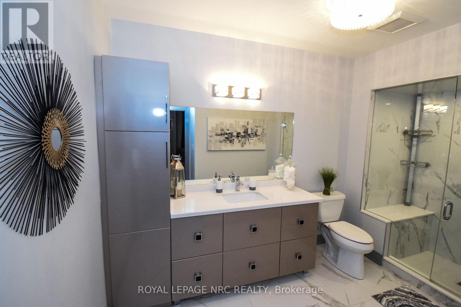 












305 - 379 SCOTT STREET

,
St. Catharines (Vine/Linwell),




Ontario
L2M3W2

