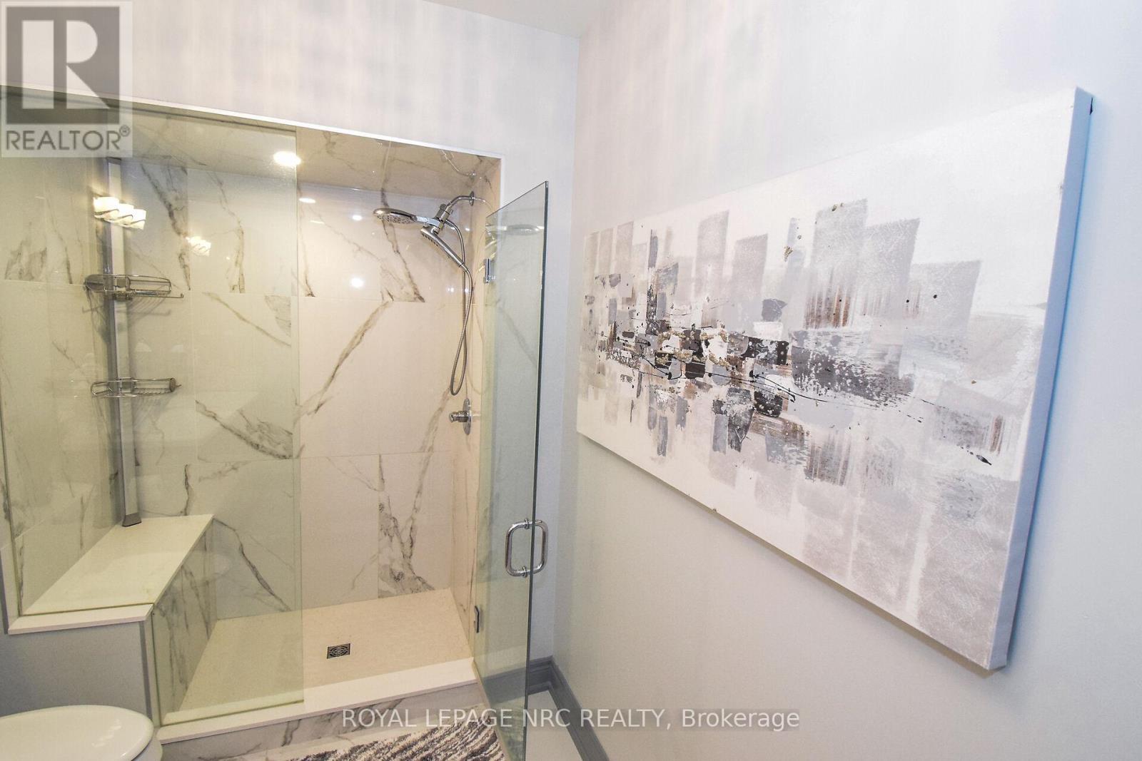 












305 - 379 SCOTT STREET

,
St. Catharines (Vine/Linwell),




Ontario
L2M3W2

