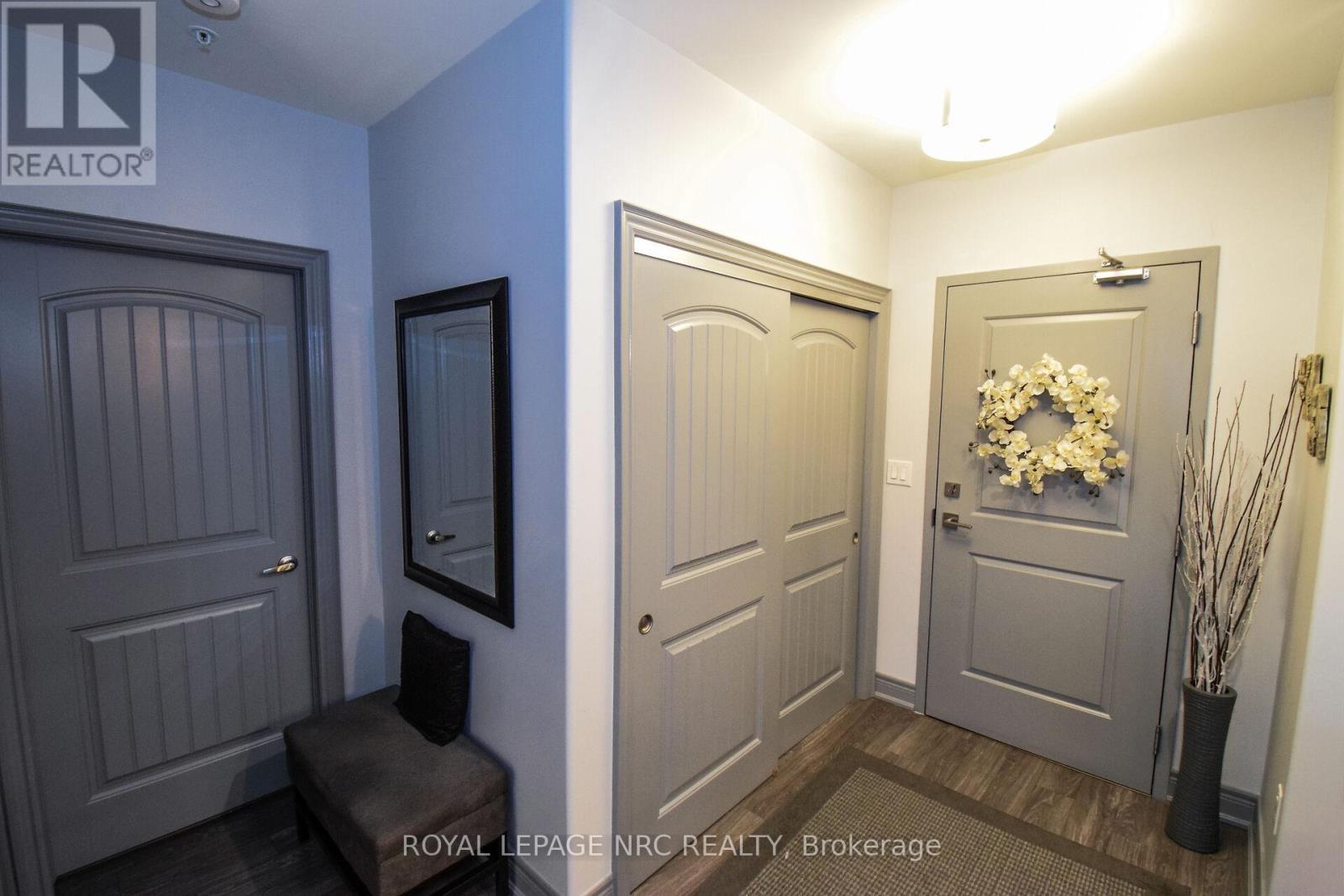 












305 - 379 SCOTT STREET

,
St. Catharines (Vine/Linwell),




Ontario
L2M3W2

