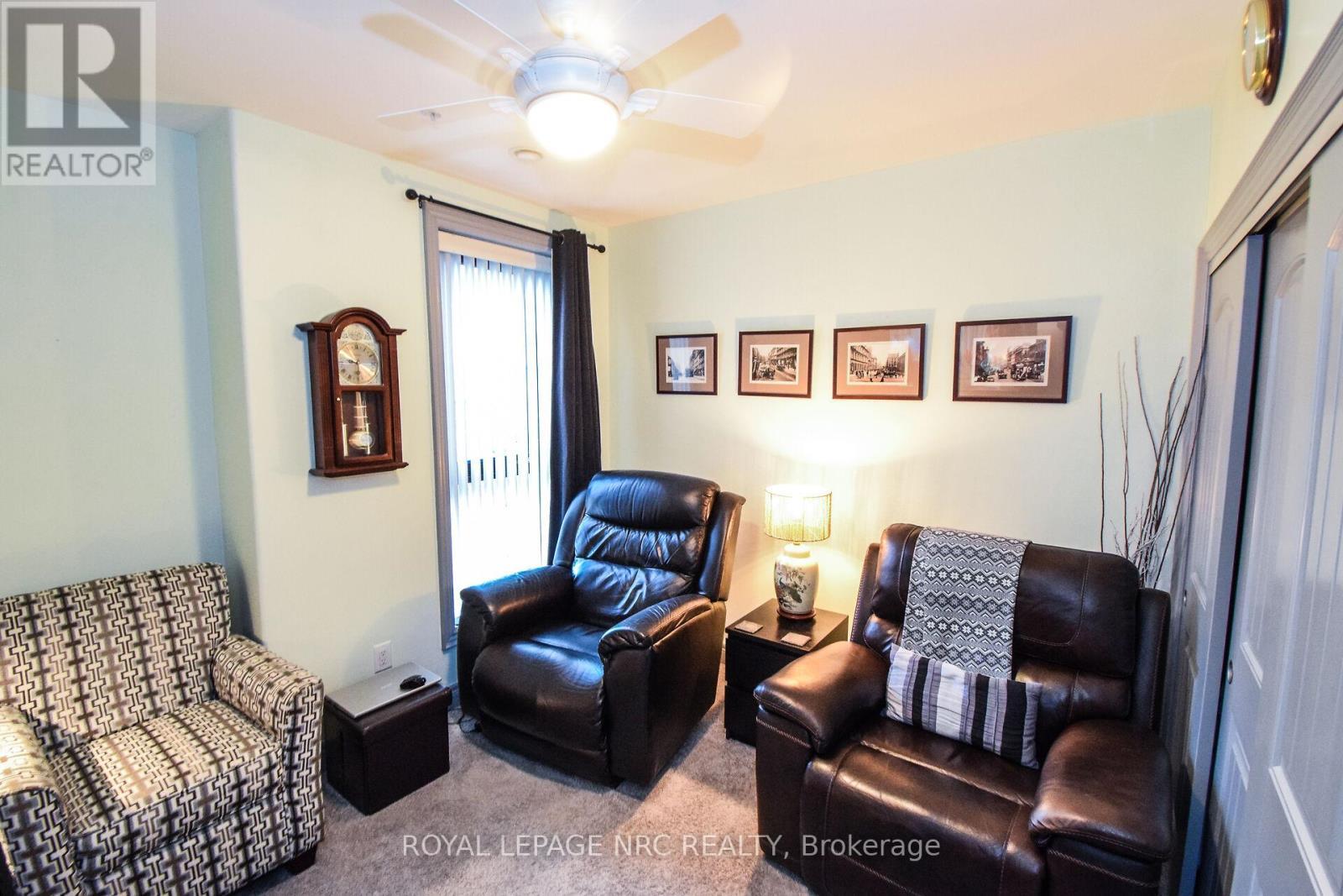 












305 - 379 SCOTT STREET

,
St. Catharines (Vine/Linwell),




Ontario
L2M3W2

