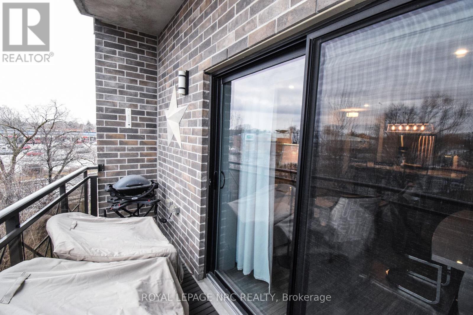 












305 - 379 SCOTT STREET

,
St. Catharines (Vine/Linwell),




Ontario
L2M3W2

