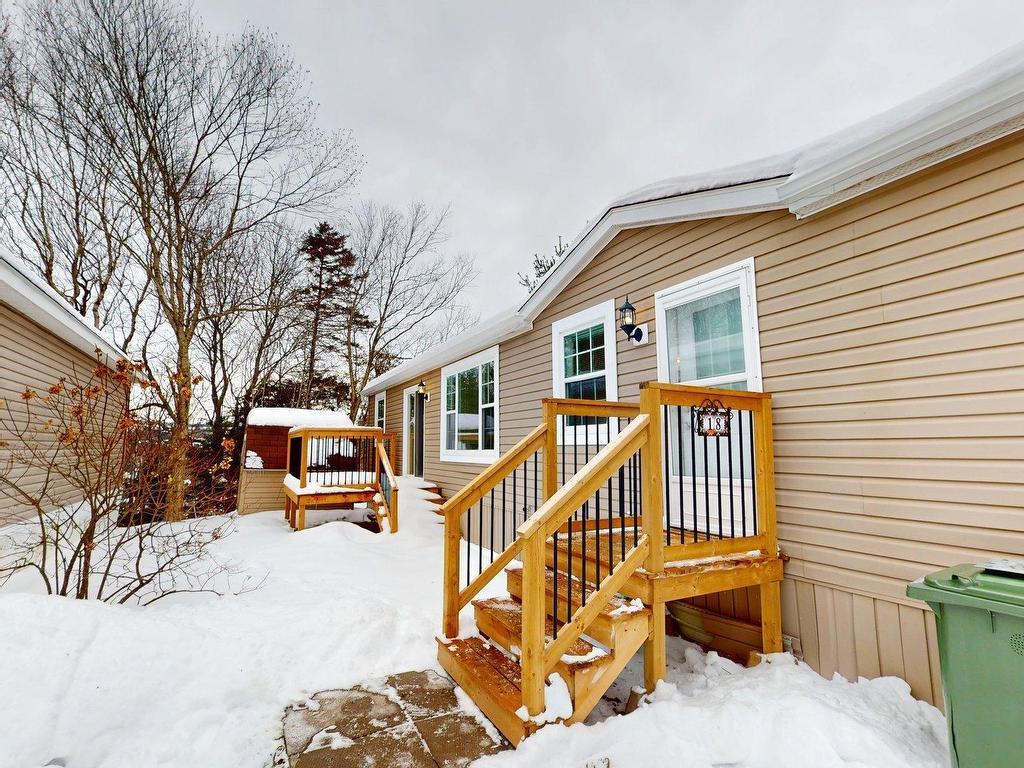 












18 Hazel Street

,
Sackville Estates,




NS
B4E 1E4

