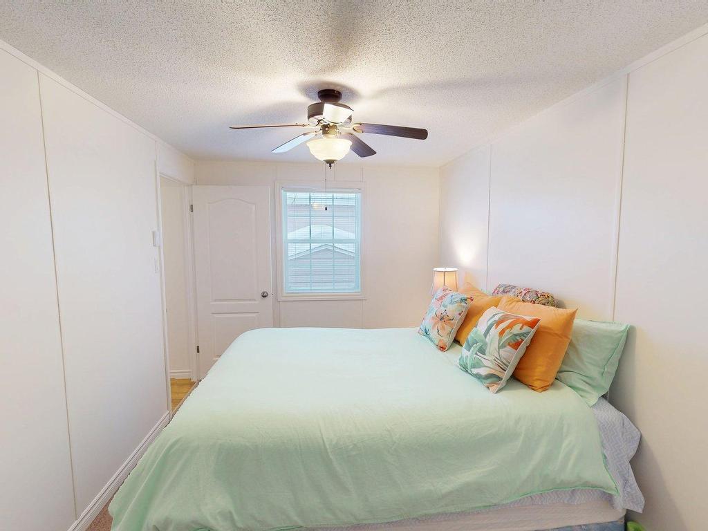 












18 Hazel Street

,
Sackville Estates,




NS
B4E 1E4

