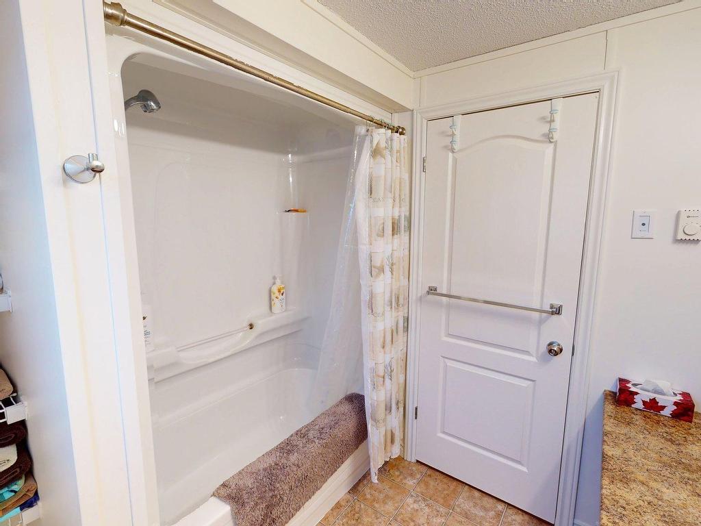 












18 Hazel Street

,
Sackville Estates,




NS
B4E 1E4

