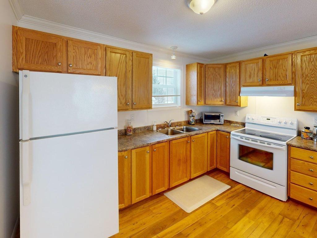 












18 Hazel Street

,
Sackville Estates,




NS
B4E 1E4

