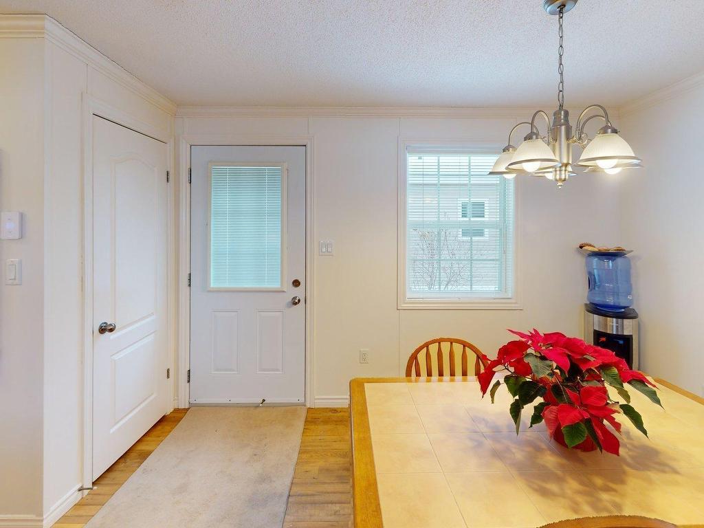 












18 Hazel Street

,
Sackville Estates,




NS
B4E 1E4

