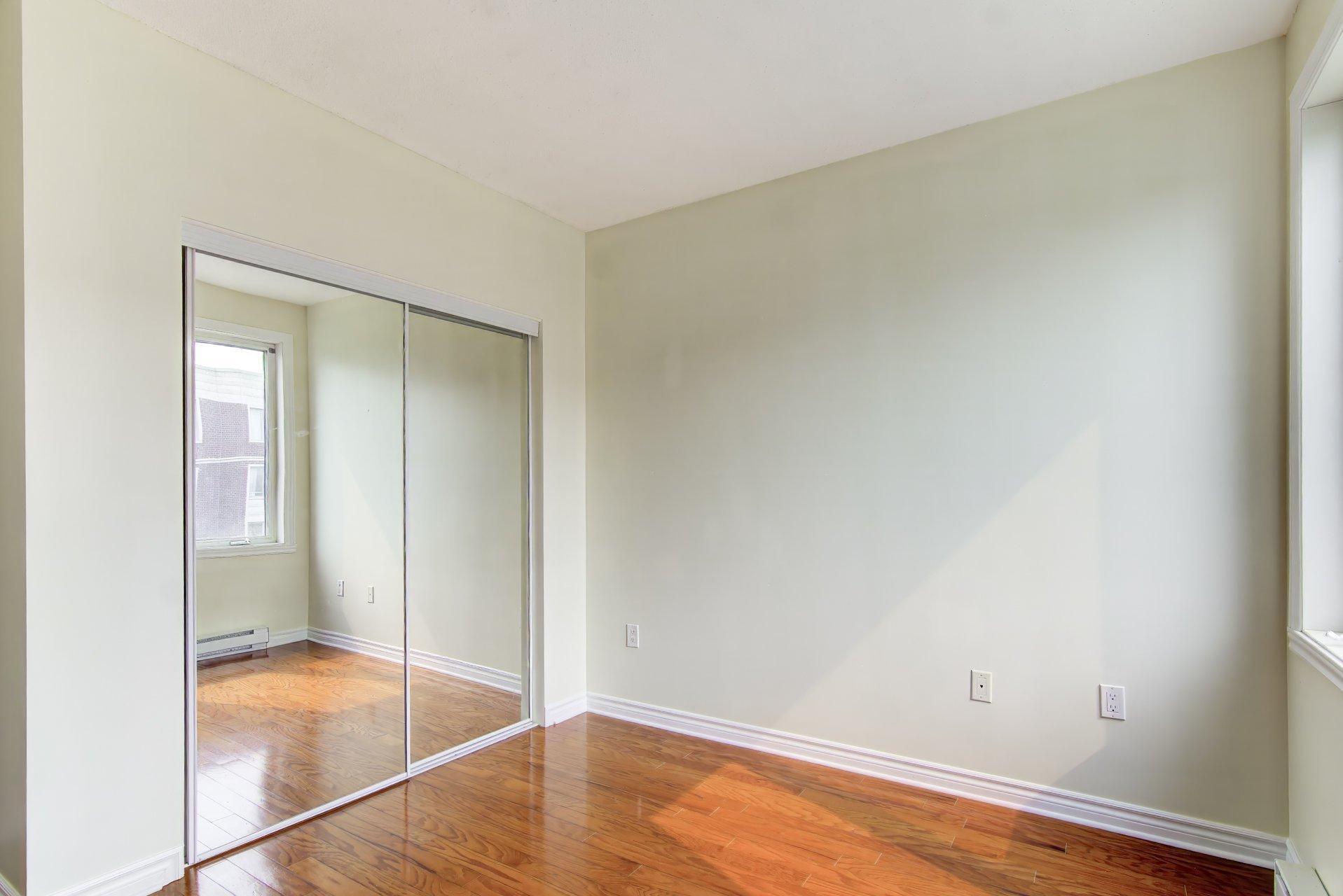 









1350


Rue Palerme

, 505,
Brossard,




QC
J4W0A1

