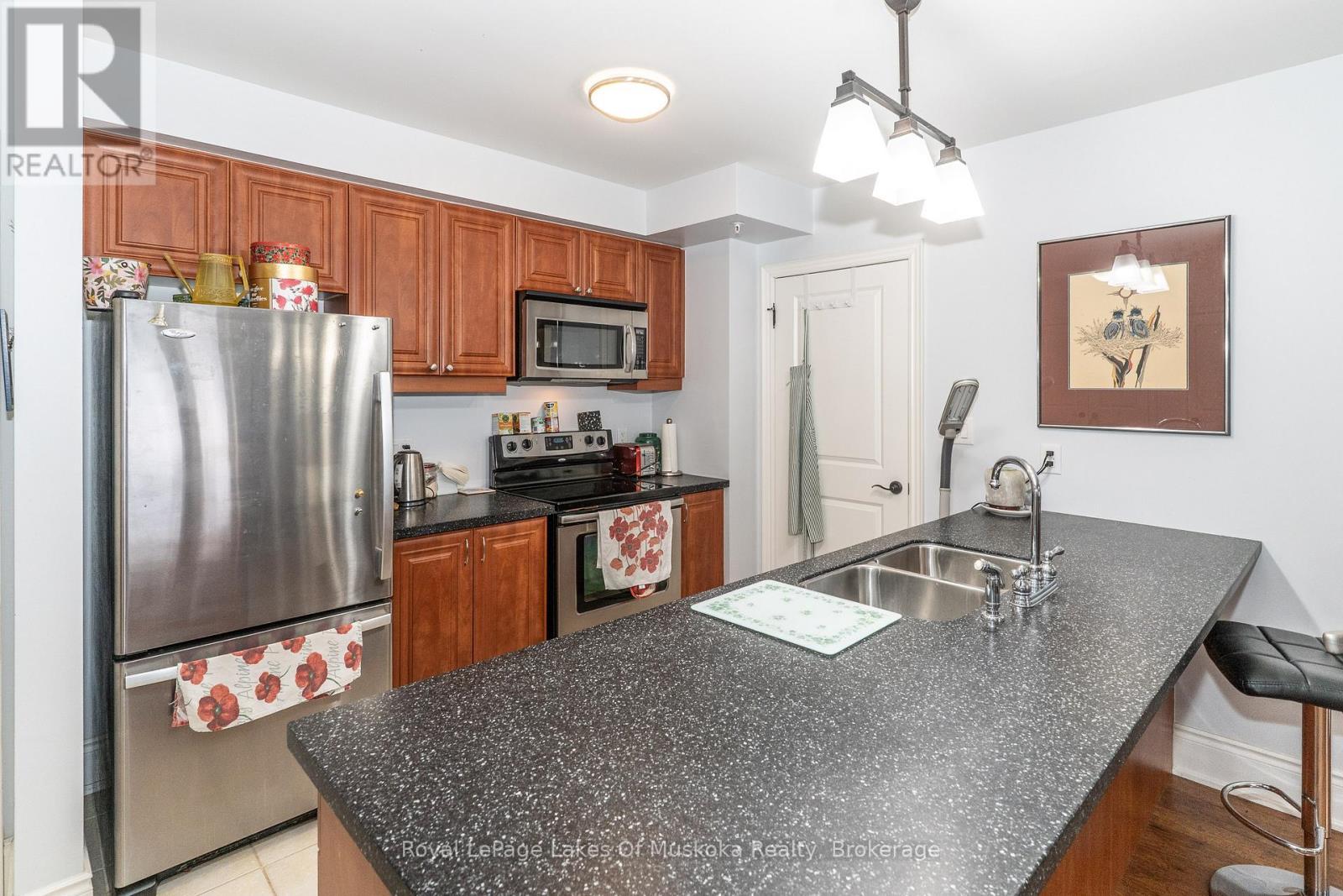 












202B - 391 MANITOBA STREET

,
Bracebridge (Macaulay),




Ontario
P1L0B5

