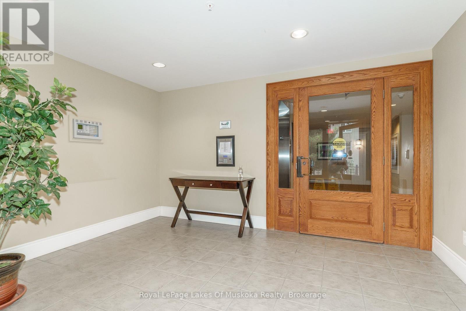 












202B - 391 MANITOBA STREET

,
Bracebridge (Macaulay),




Ontario
P1L0B5

