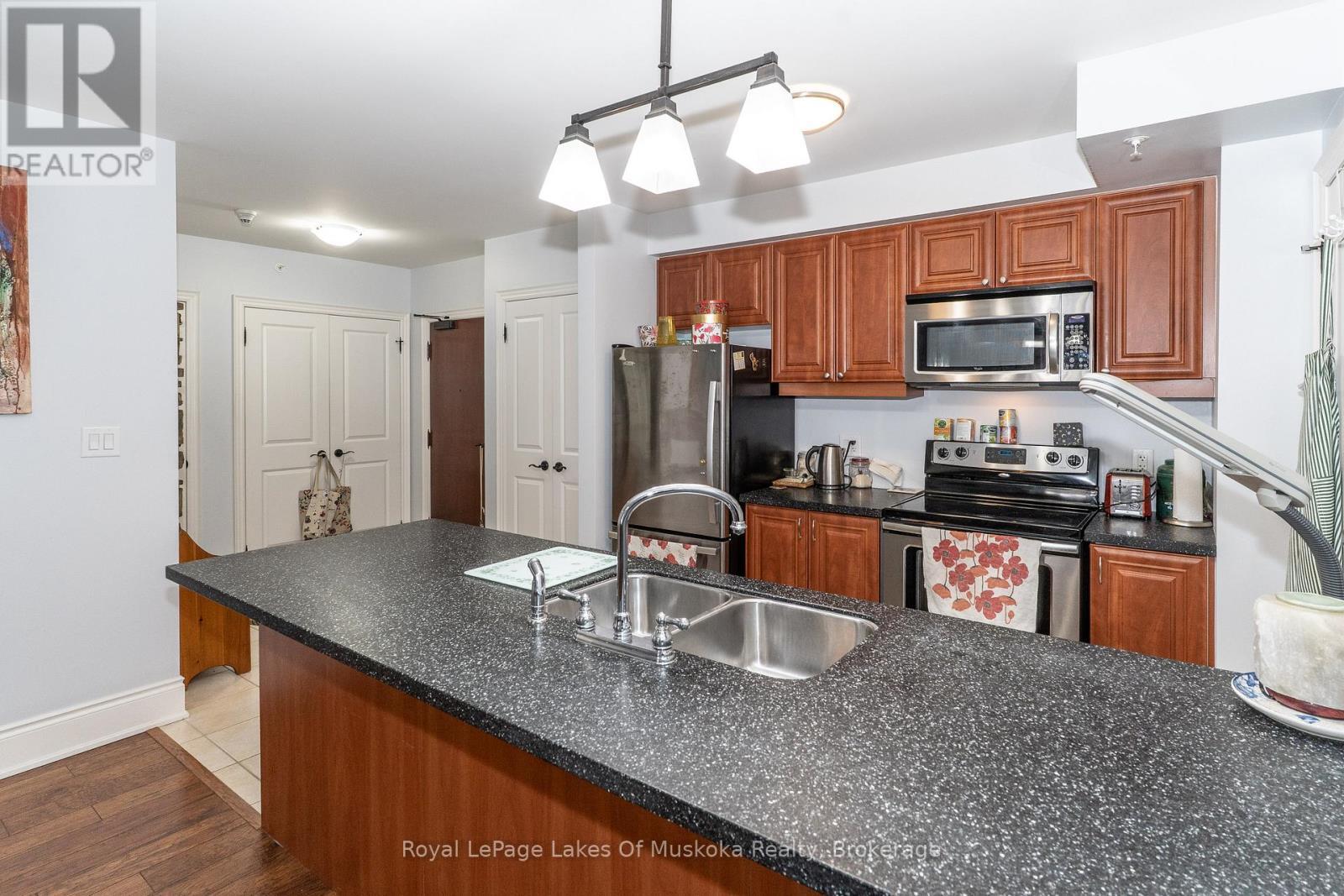 












202B - 391 MANITOBA STREET

,
Bracebridge (Macaulay),




Ontario
P1L0B5

