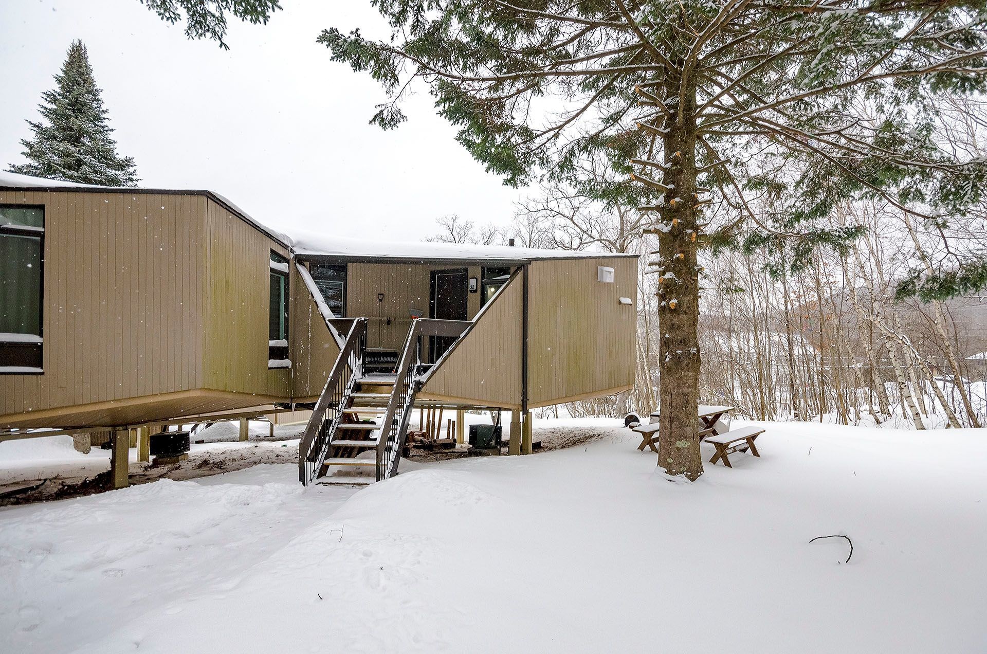 









110


Rue Thibodeau

, 32,
Sutton,




QC
J0E2K0

