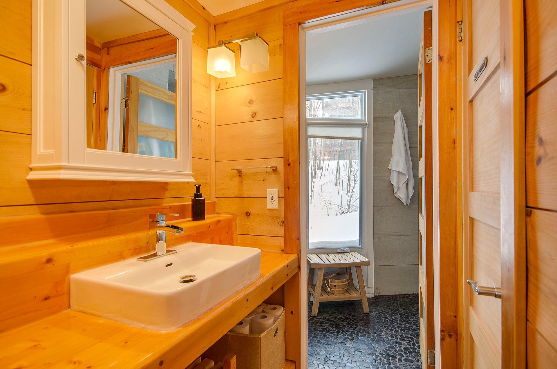 









110


Rue Thibodeau

, 32,
Sutton,




QC
J0E2K0

