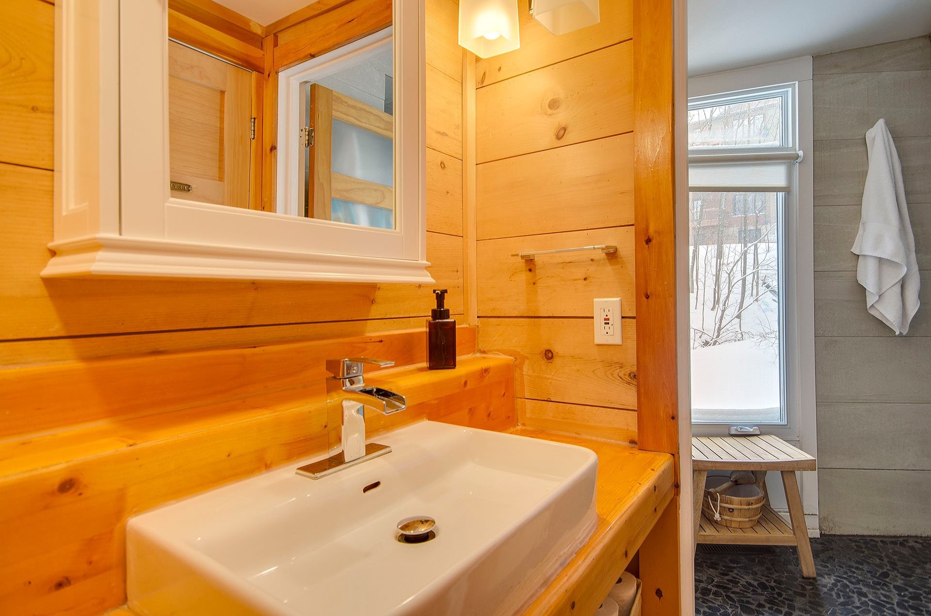 









110


Rue Thibodeau

, 32,
Sutton,




QC
J0E2K0

