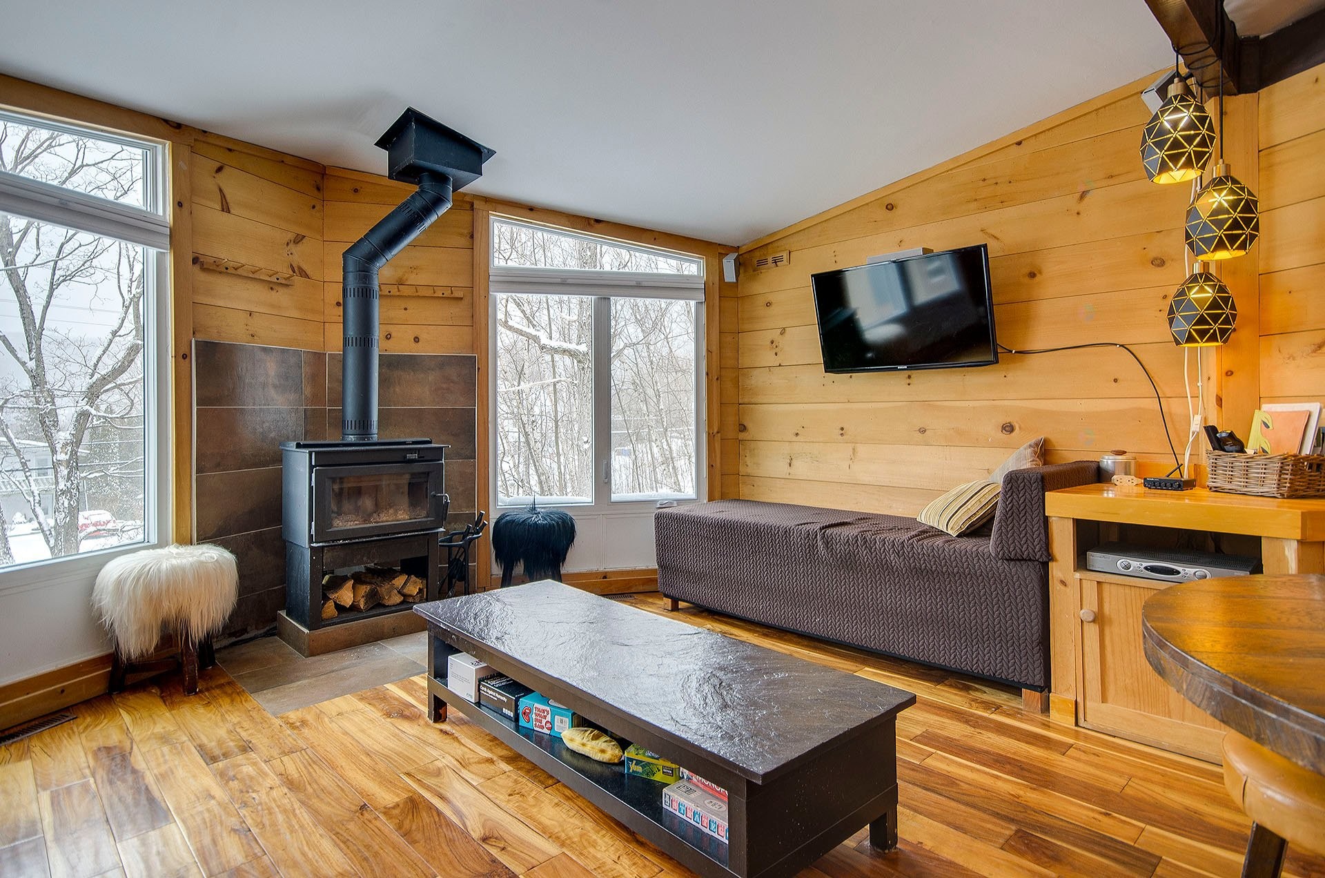 









110


Rue Thibodeau

, 32,
Sutton,




QC
J0E2K0

