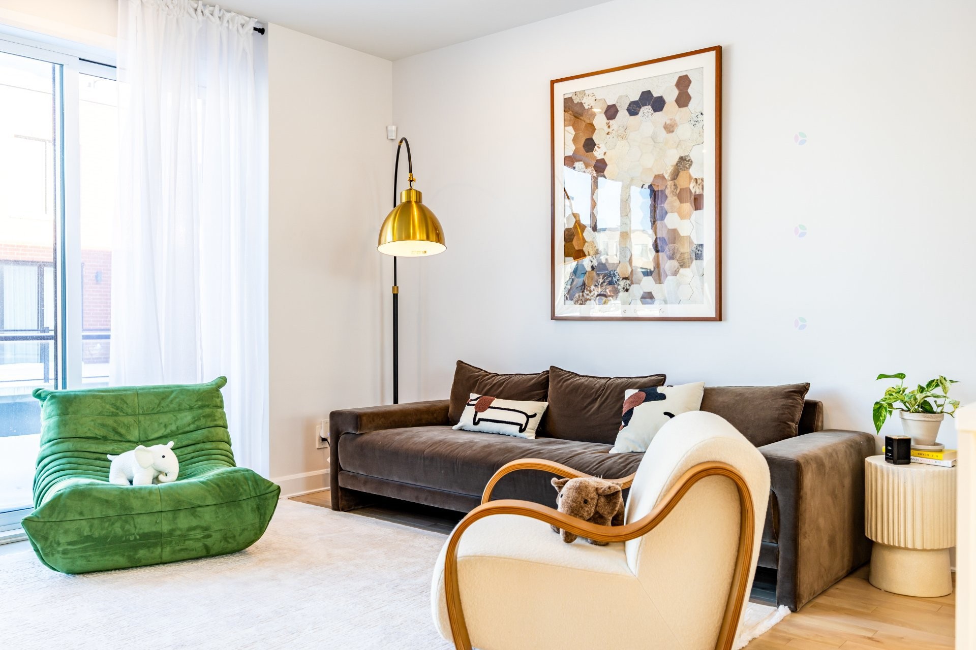 









111


Av. des Chênes

,
Candiac,




QC
J5R0V6

