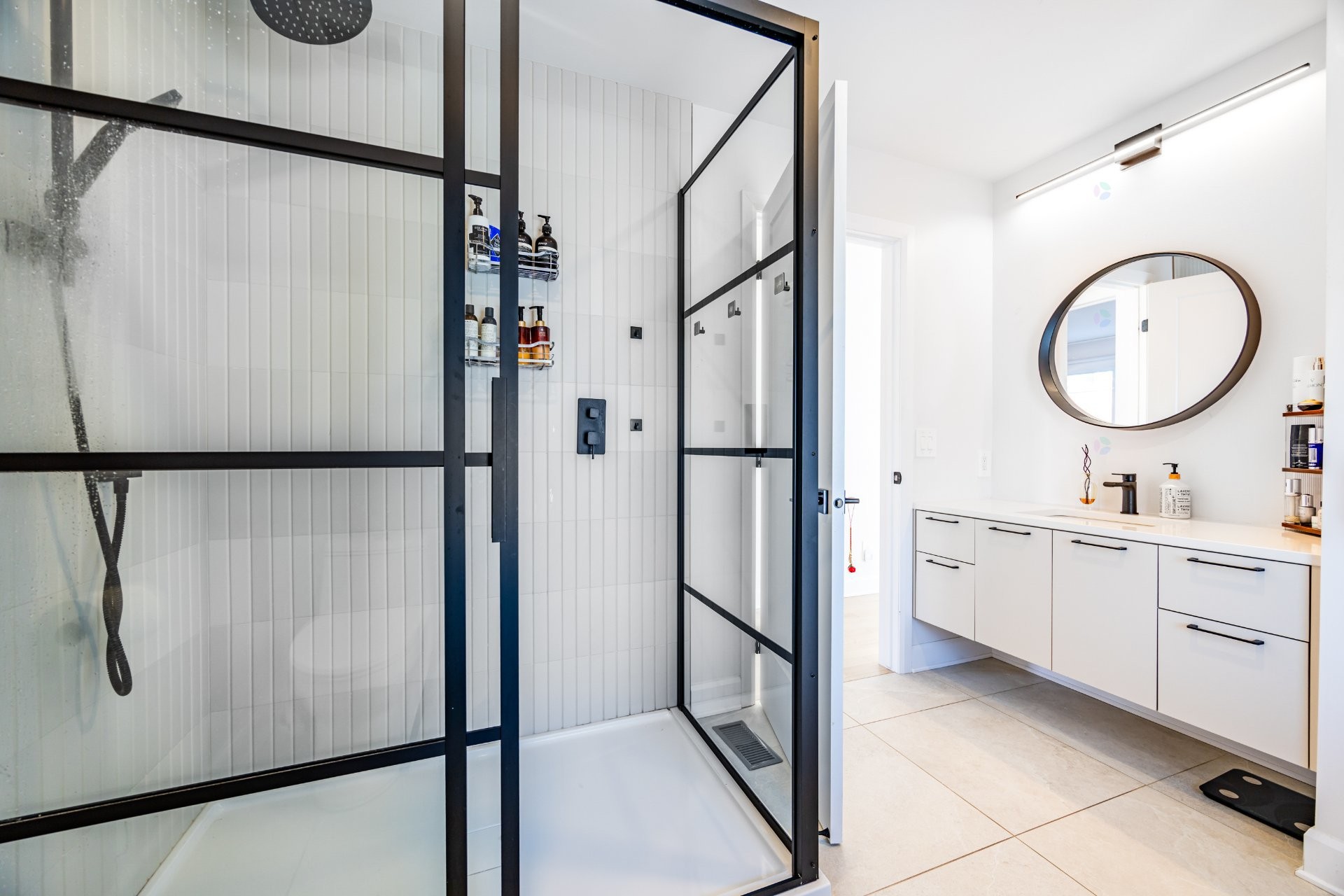 









111


Av. des Chênes

,
Candiac,




QC
J5R0V6

