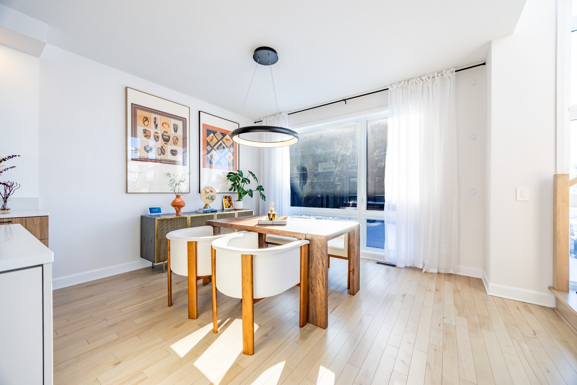 









111


Av. des Chênes

,
Candiac,




QC
J5R0V6

