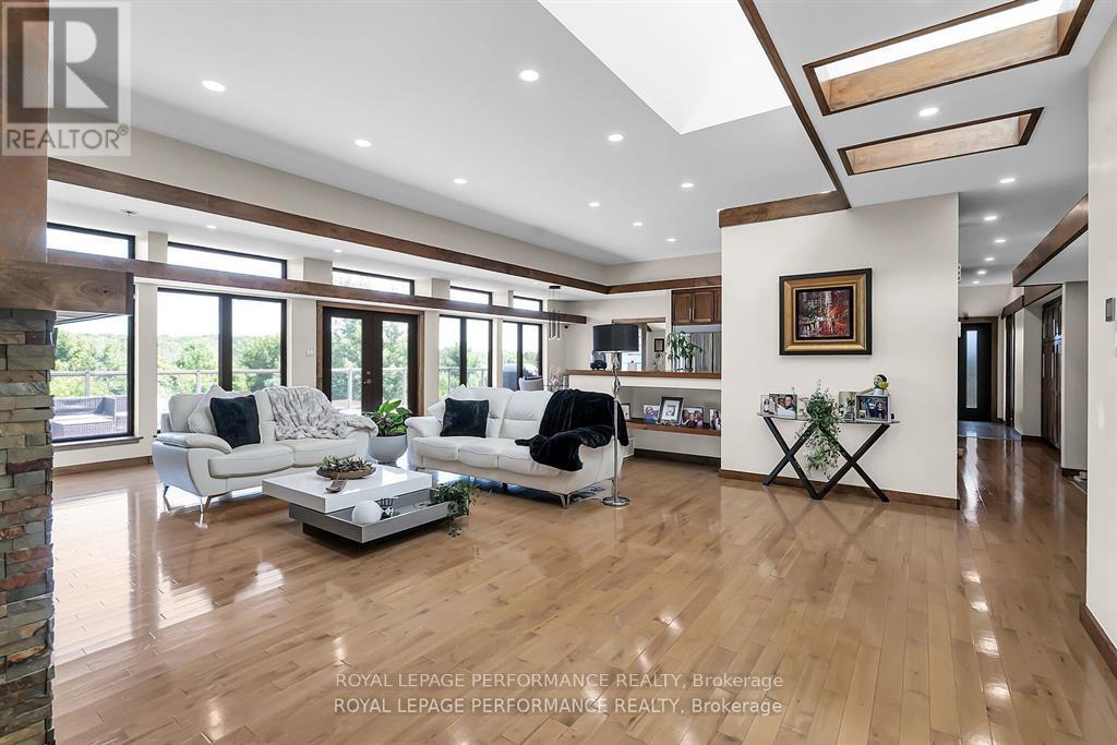 












19 GEORGE PATRICK DRIVE

,
South Stormont,




Ontario
K0C1P0

