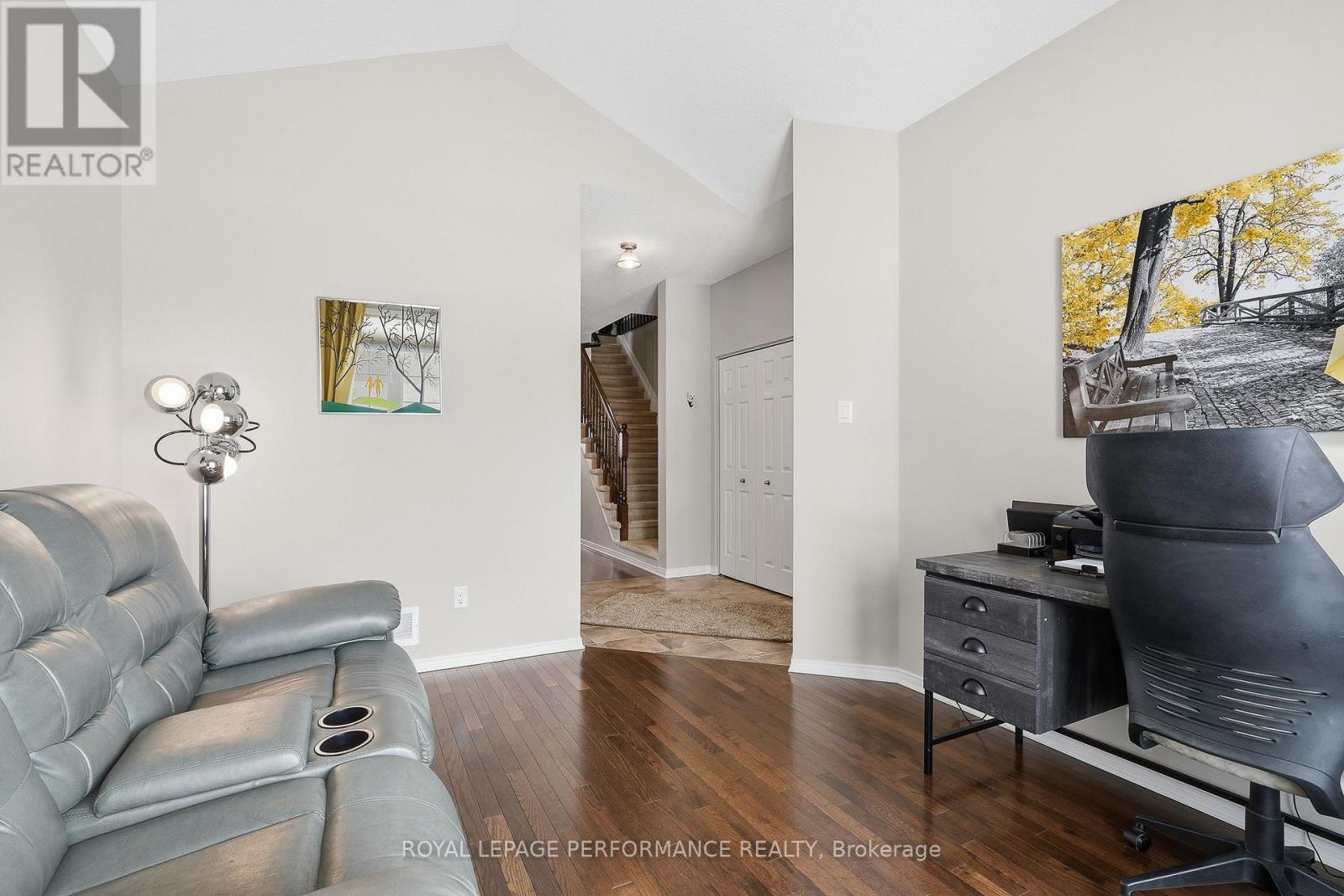 












112 JADE STREET

,
Clarence-Rockland,




Ontario
K4K0C8

