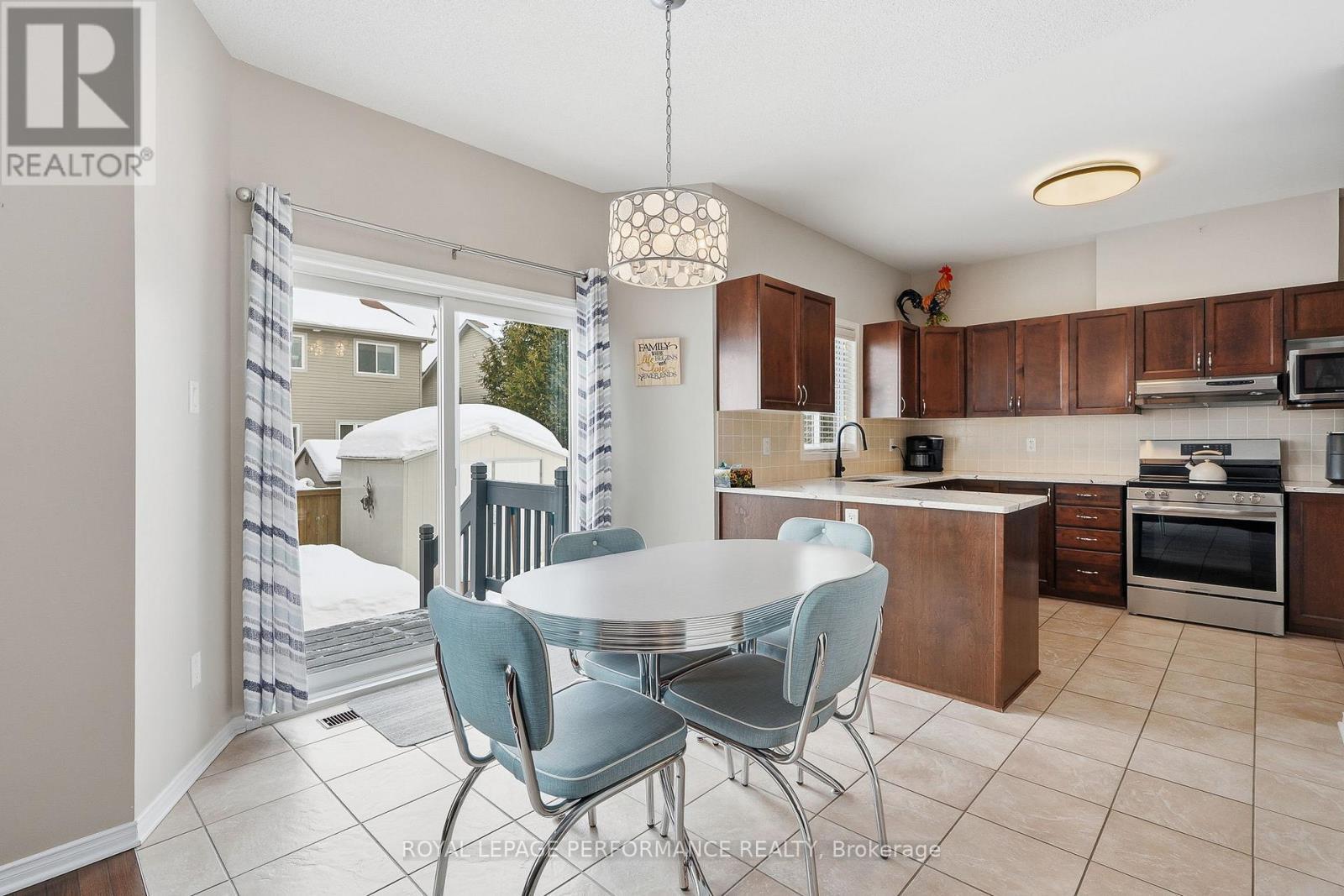 












112 JADE STREET

,
Clarence-Rockland,




Ontario
K4K0C8

