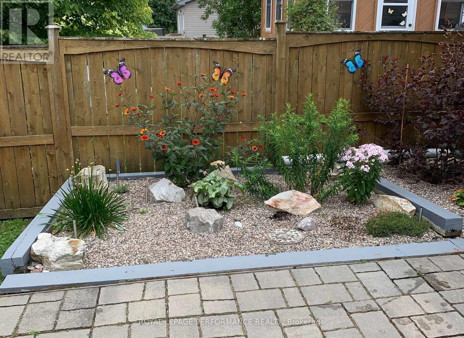 












112 JADE STREET

,
Clarence-Rockland,




Ontario
K4K0C8

