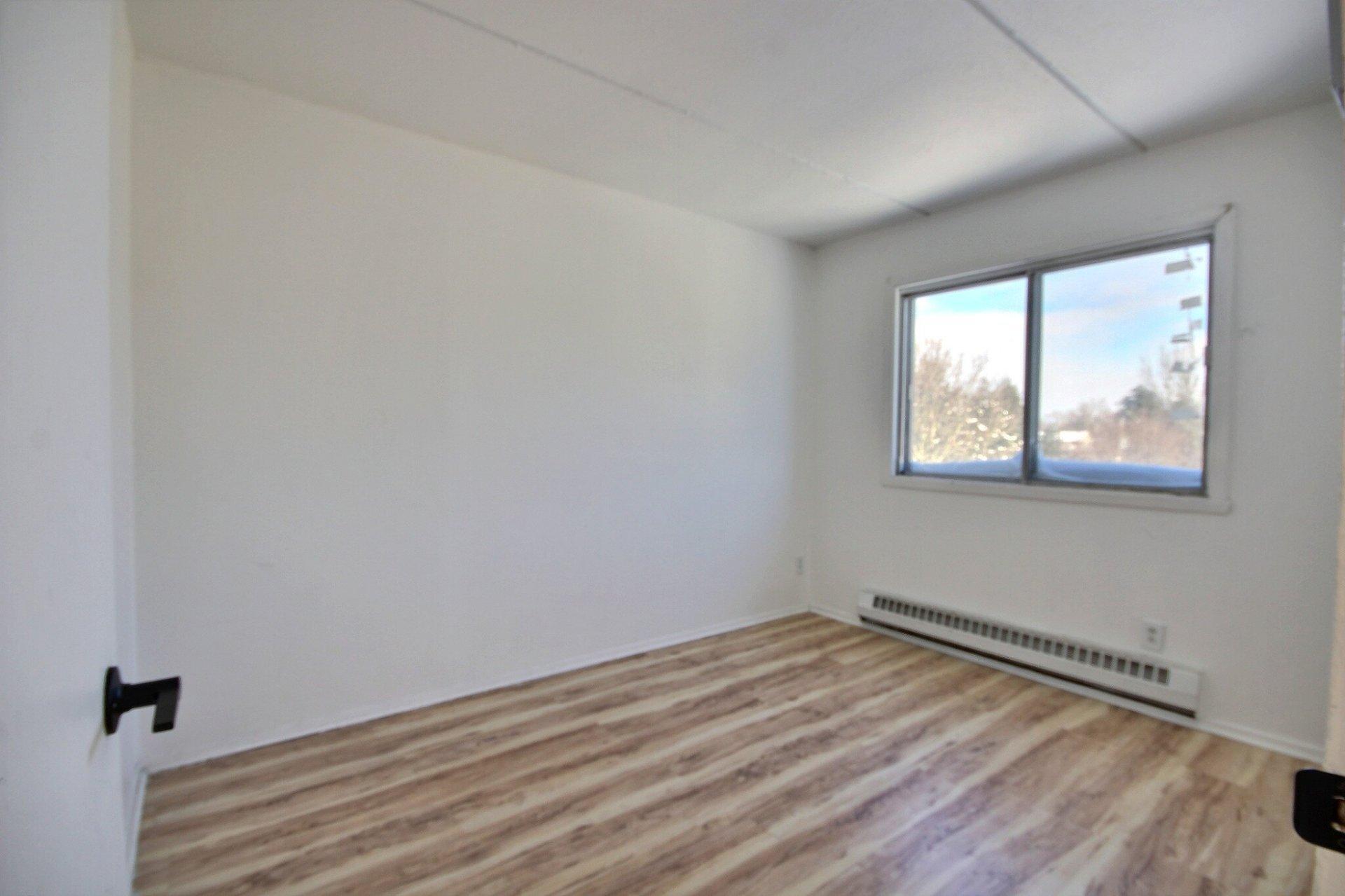 









122


Rue Orléans

,
Cowansville,




QC
J2K1Z4

