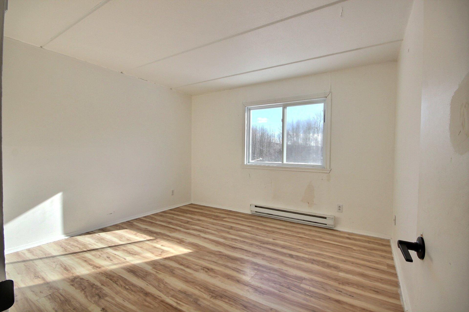 









122


Rue Orléans

,
Cowansville,




QC
J2K1Z4

